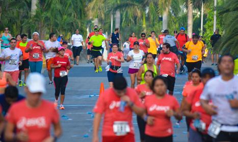Más de 1,300 corredores en Asics, Panamá