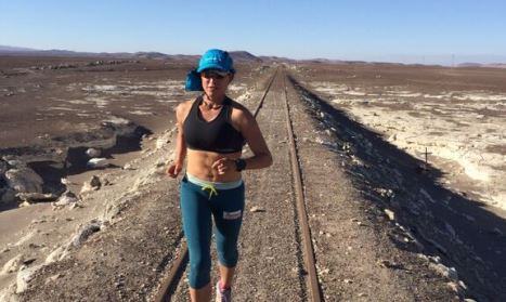 Nahila Hernández se convierte en la primera mujer en cruzar el Atacama