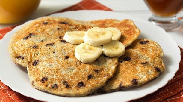 Panqueques de Plátano y ChocoChips ¡Un desayuno de campeones!