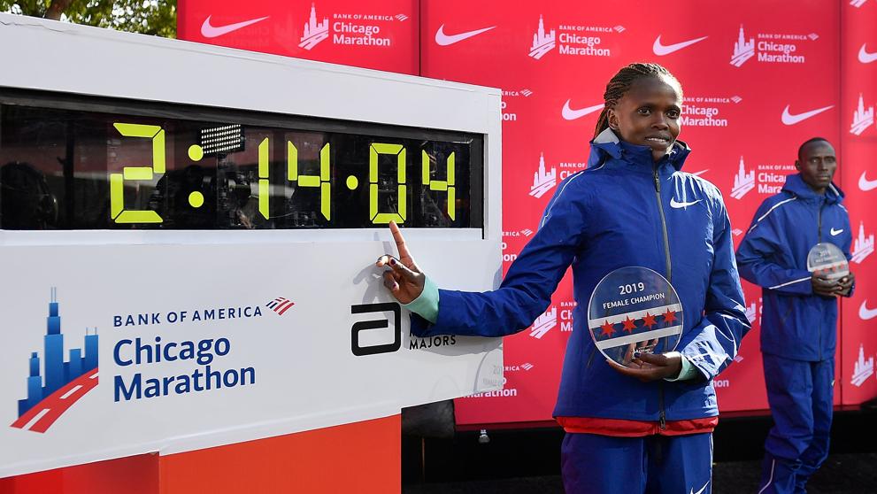 Brigid Kosgei en el Maratón de Chicago de 2019