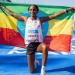 Tigist assefa record mundial femenino 2023