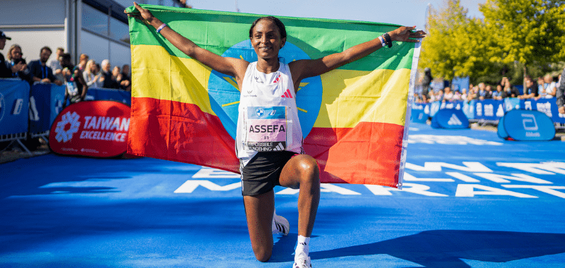 Tigist assefa record mundial femenino 2023