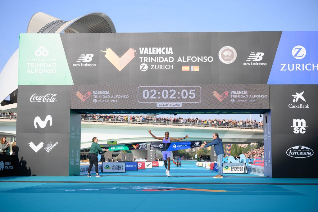 Sabastian Sawe ganador de maraton valencia mejor marca 2024 en Maratón