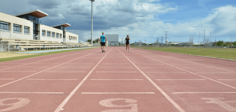● La prueba contribuirá con 120.000 euros a la remodelación de la pista de atletismo de la universidad que se abrirá a todos los clubes y atletas federados