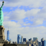 Corredores cruzando el puente Verrazzano-Narrows durante el Maratón de Nueva York (New York City Marathon), una de las seis World Marathon Majors. La prueba de 42.195 km recorre los cinco distritos de Nueva York y finaliza en Central Park.