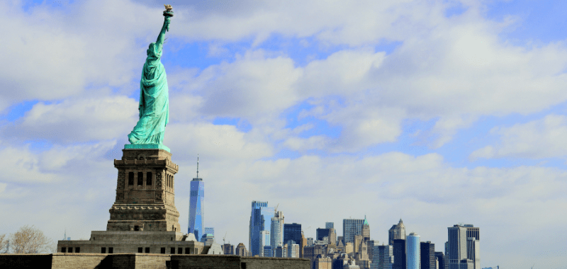 Corredores cruzando el puente Verrazzano-Narrows durante el Maratón de Nueva York (New York City Marathon), una de las seis World Marathon Majors. La prueba de 42.195 km recorre los cinco distritos de Nueva York y finaliza en Central Park.
