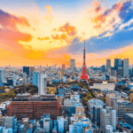 El Maratón de Tokio es uno de los World Marathon Majors: 42K rápidos, organización impecable y un recorrido emblemático que atrae a miles de corredores cada año.