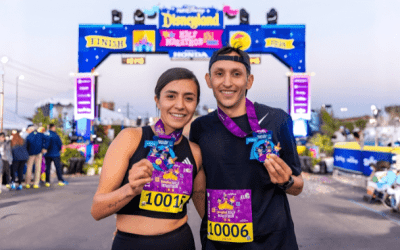 Pareja mexicana logra doble victoria en el Disneyland Half Marathon durante runDisney 2026